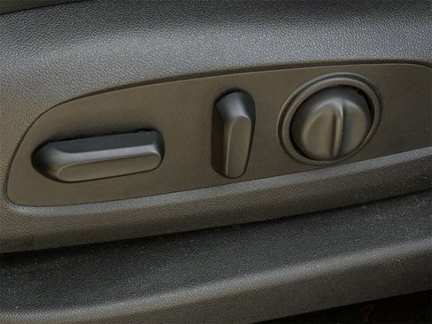 Used 2018 Chevrolet Equinox Premier image 22