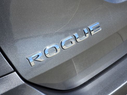 Used 2020 Nissan Rogue SV w/ Sun & Sound Touring Package image 12