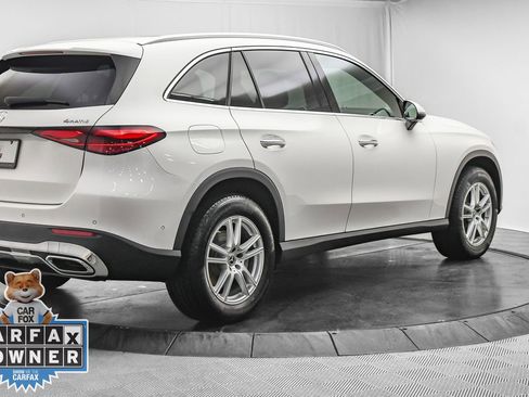 Used 2025 Mercedes-Benz GLC 300 4MATIC image 9