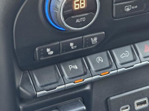 Used 2019 Chevrolet Silverado 1500 LTZ w/ LTZ Texas Edition image 21