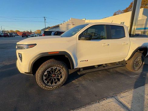 New 2026 GMC Canyon AT4 w/ AT4 Premium Package image 2