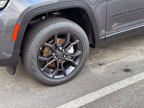 New 2025 Jeep Grand Cherokee Limited image 5