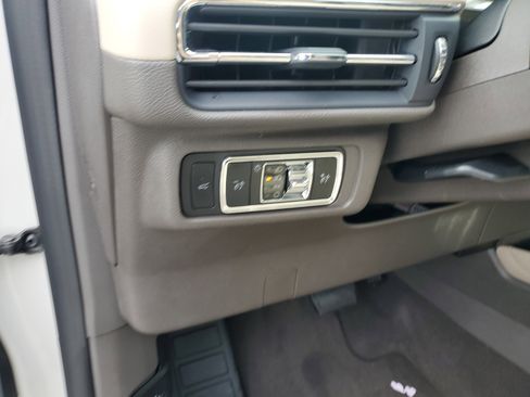 Certified 2024 Lincoln Corsair FWD image 18