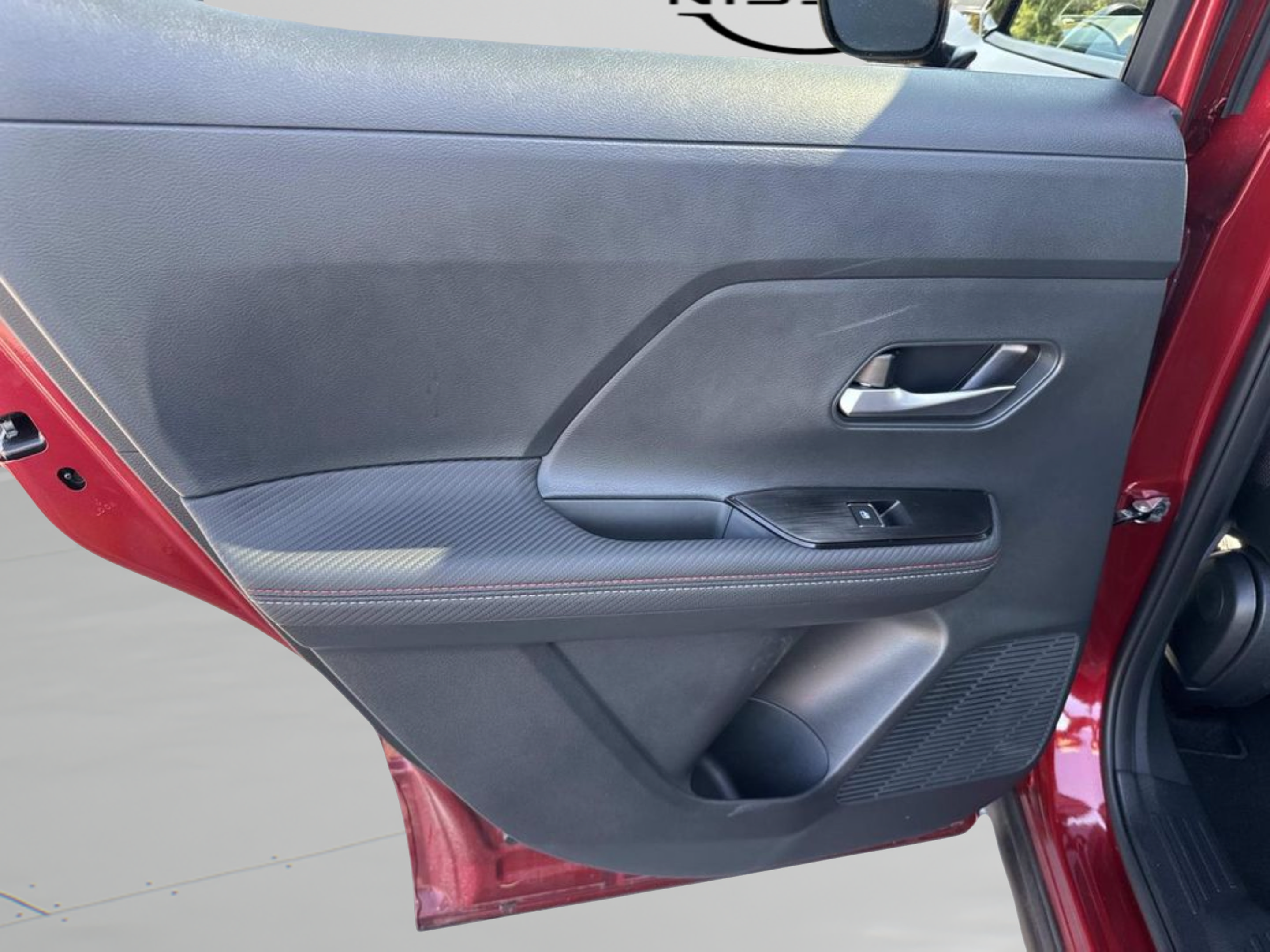 Used 2025 Nissan Kicks SR FWD image 13