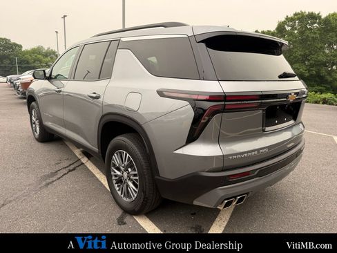Used 2025 Chevrolet Traverse LT w/ Driver Confidence Package AWD/4WD image 6