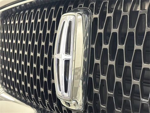 Used 2022 Lincoln Navigator Reserve image 16