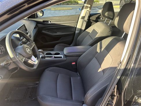 Used 2022 Nissan Altima 2.5 SV image 14