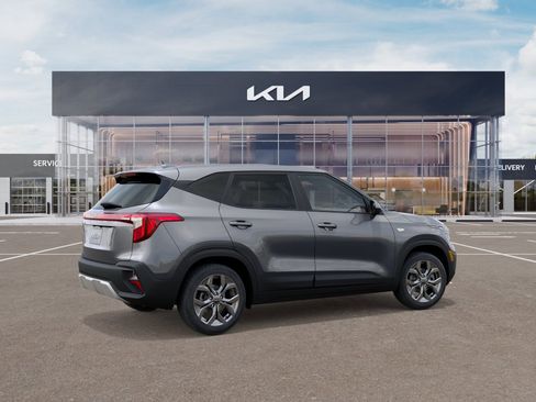 New 2026 Kia Seltos LX FWD image 6