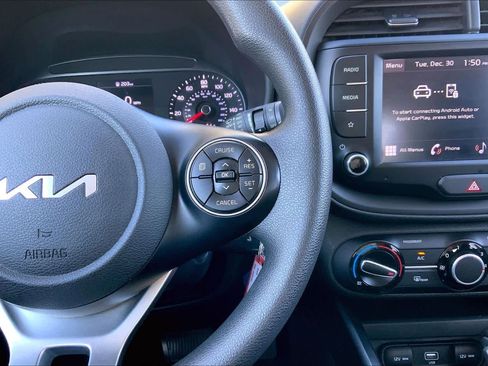 Used 2022 Kia Soul LX image 23