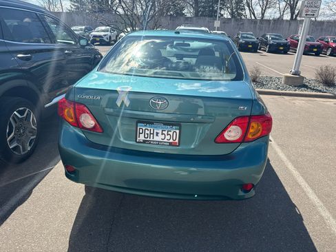 Used 2010 Toyota Corolla LE image 3