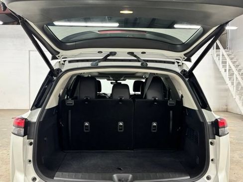 Used 2024 Nissan Pathfinder SL w/ SL Premium Package FWD image 25
