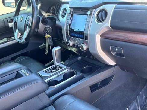 Used 2018 Toyota Tundra Limited w/ Limited Premium Package AWD/4WD image 9