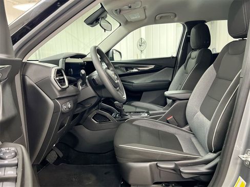 Used 2025 Chevrolet TrailBlazer LT image 19