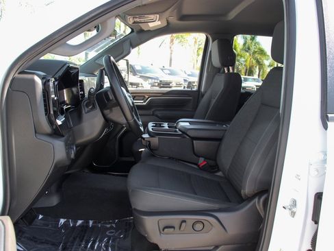 Used 2025 Chevrolet Silverado 2500 LT w/ Convenience Package image 16