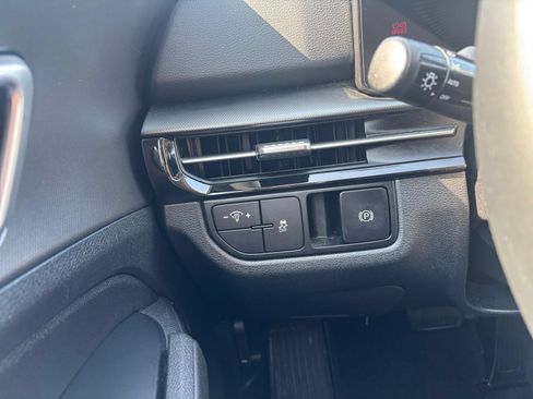 Used 2026 Kia Sportage LX FWD image 33