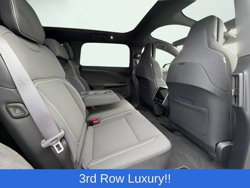 Used 2026 Lucid Gravity Grand Touring AWD/4WD image 23