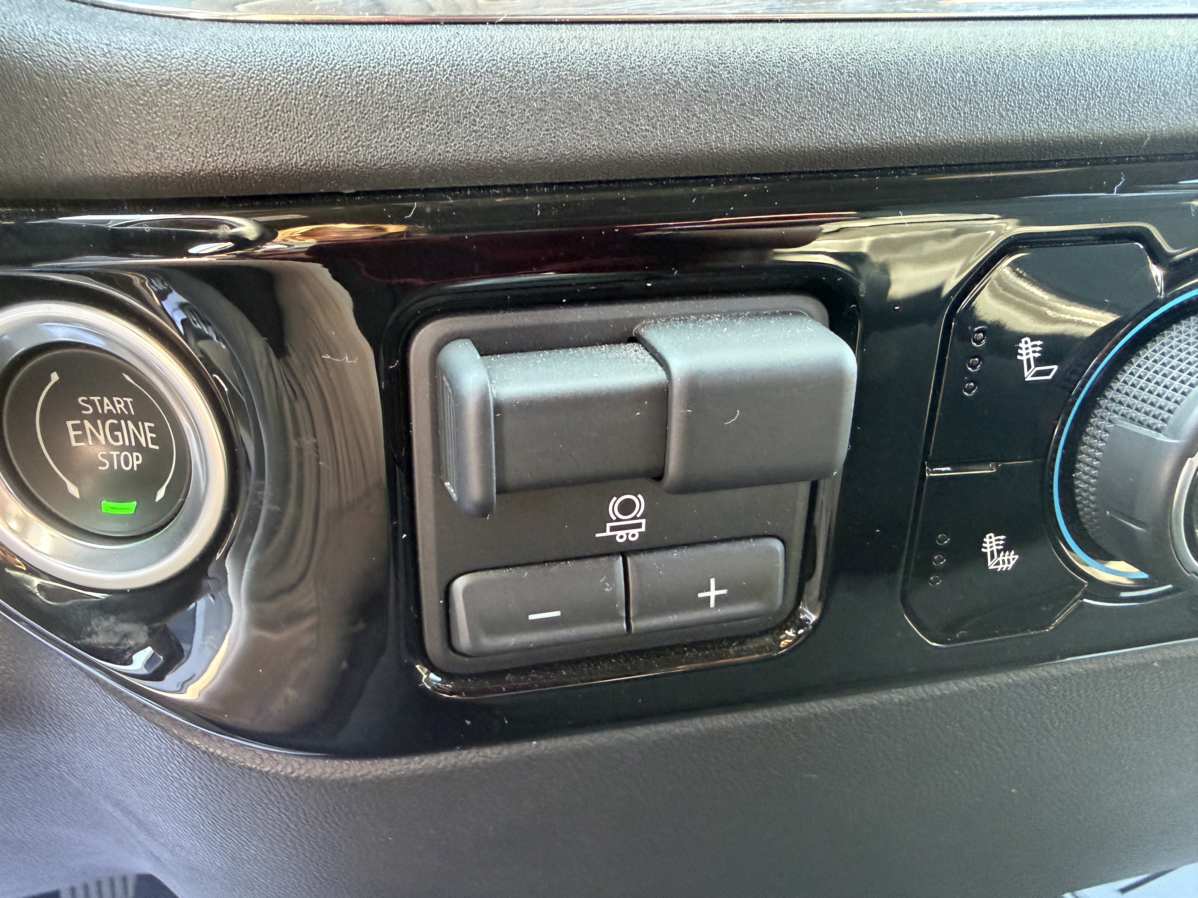 Used 2023 Chevrolet Silverado 1500 LT AWD/4WD image 21