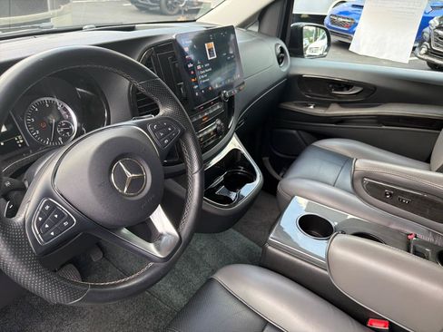 Used 2019 Mercedes-Benz Metris Passenger image 11