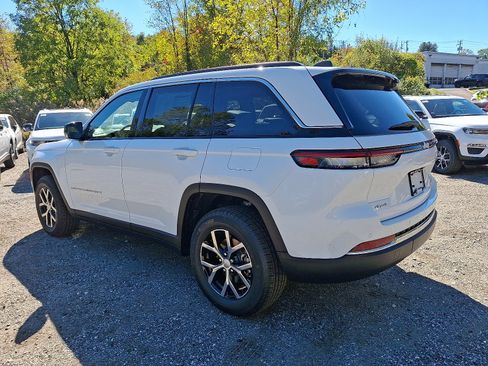 New 2025 Jeep Grand Cherokee Limited w/ Trailer Tow Package image 3