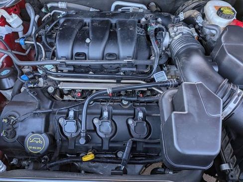 Used 2018 Ford Explorer XLT w/ Equipment Group 202A image 31