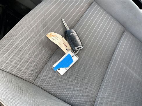 Used 2017 Kia Forte LX w/ LX Popular Package image 15