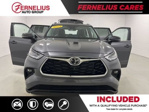 Used 2021 Toyota Highlander Limited AWD/4WD image 11