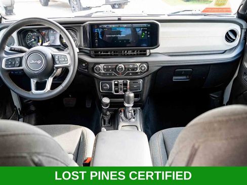 Used 2024 Jeep Wrangler Unlimited Sahara AWD/4WD image 25