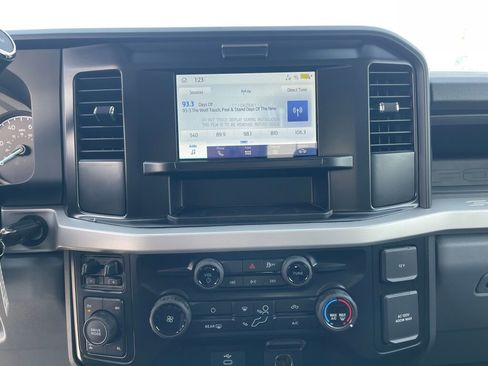 New 2026 Ford F250 XL w/ XL Off-Road Package image 8