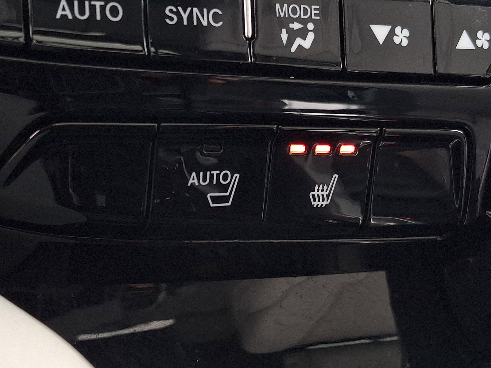Certified 2024 Acura MDX w/ Technology Package AWD/4WD image 24