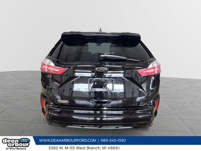 Used 2024 Ford Edge SE w/ Black Appearance Package