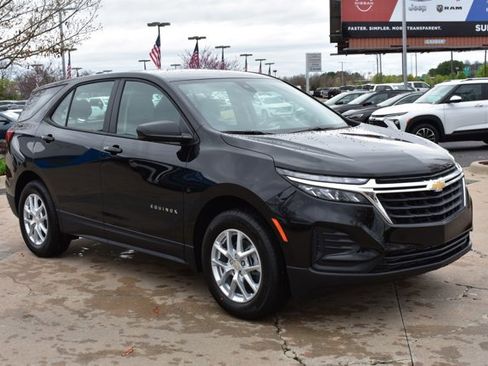 New 2024 Chevrolet Equinox LS image 3