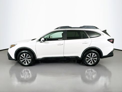 Used 2020 Subaru Outback Premium image 4