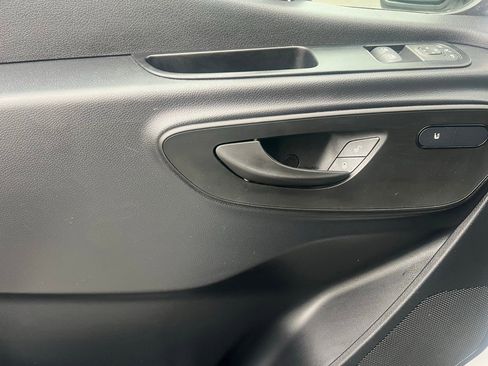 Used 2025 Mercedes-Benz Sprinter 2500 image 13