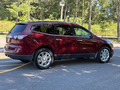 Used 2015 Chevrolet Traverse LT w/ Style and Technology Package image 5