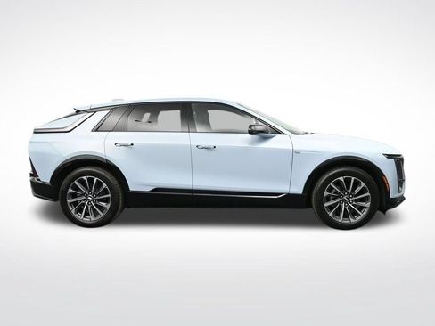 Used 2025 Cadillac Lyriq Sport AWD/4WD image 6