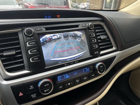 Used 2016 Toyota Highlander XLE AWD/4WD image 15