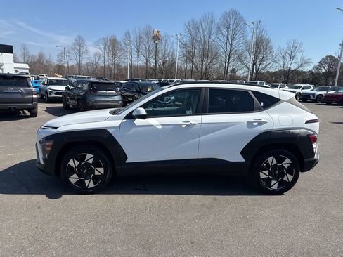 Used 2025 Hyundai Kona SEL image 2