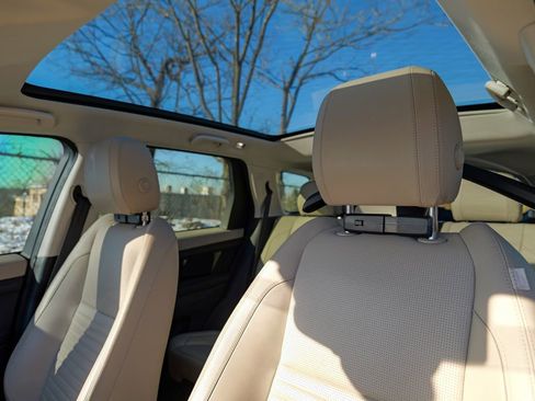 Used 2021 Land Rover Discovery Sport S image 21