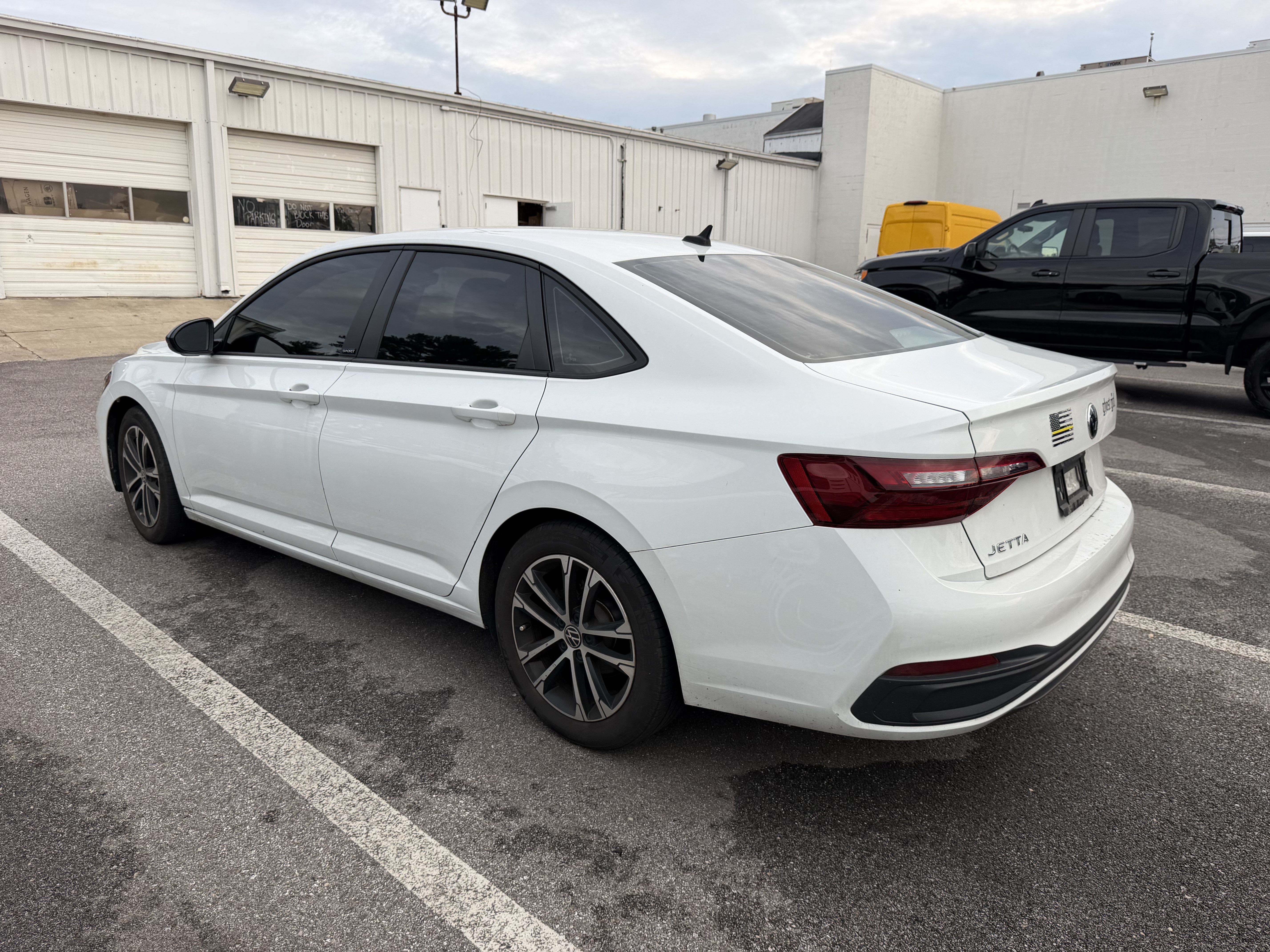 Used 2024 Volkswagen Jetta Sport FWD image 5
