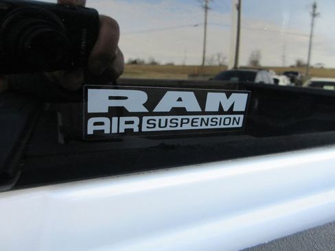 Used 2020 RAM 1500 Limited image 15