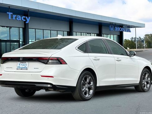 New 2025 Honda Accord EX-L image 4