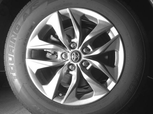 Used 2024 Toyota Sienna XLE image 15