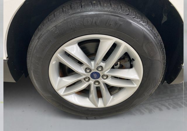 Used 2015 Ford Edge SEL AWD/4WD image 16