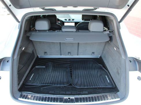 Used 2020 Porsche Cayenne image 16