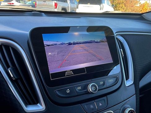 Used 2024 Chevrolet Malibu LT image 14