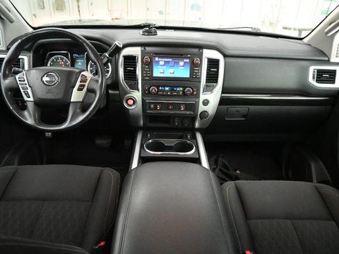 Used 2017 Nissan Titan SV RWD image 30