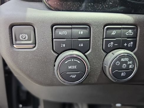 Used 2024 Chevrolet Silverado 2500 LTZ w/ LTZ Plus Package AWD/4WD image 33