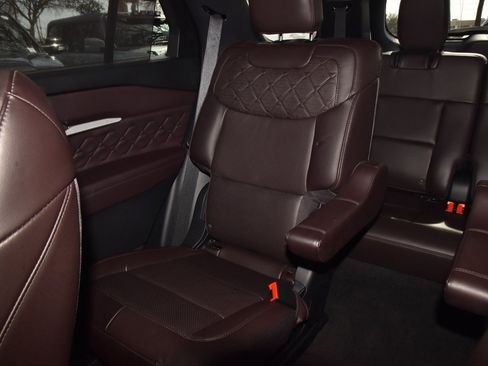 Certified 2025 Ford Explorer Platinum w/ Ultimate Package image 21