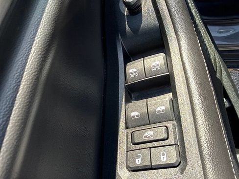 Used 2023 Jeep Grand Cherokee L Laredo AWD/4WD image 20