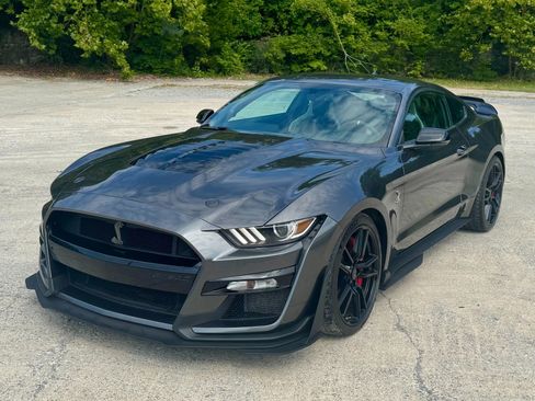 Used 2020 Ford Mustang Shelby GT500 w/ Technology Package image 2